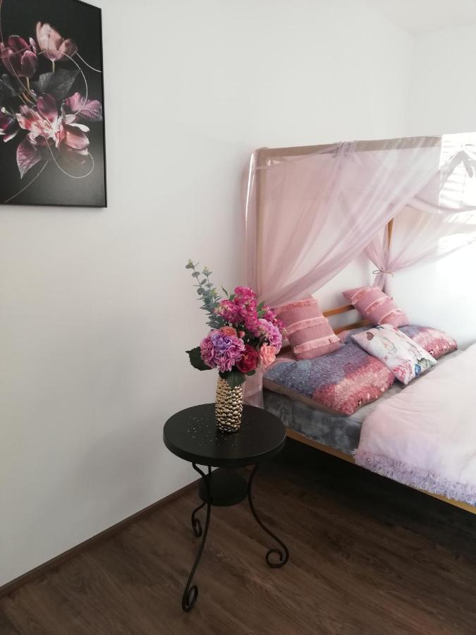 Appartement Glam Apartman Bučovice Extérieur photo